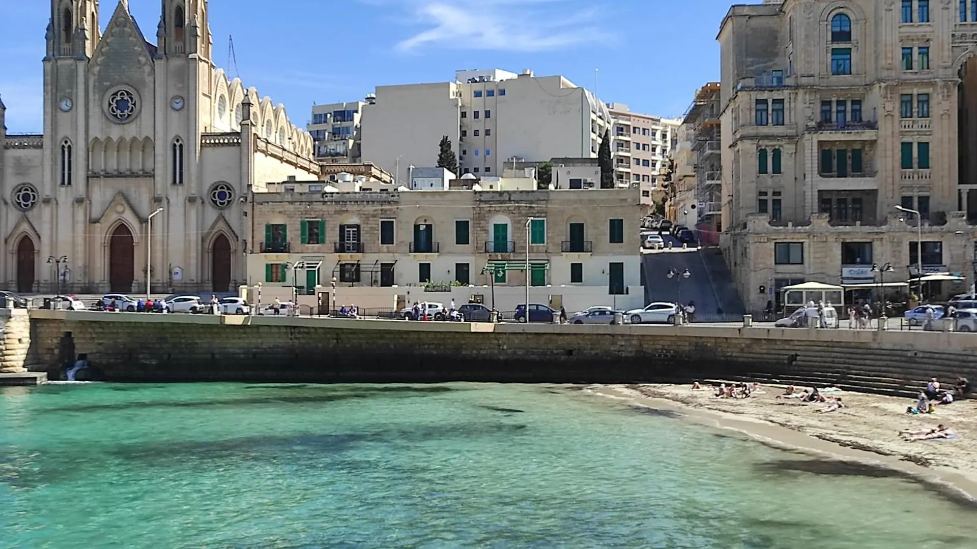 Marble Arch Home San Giuliano Malta